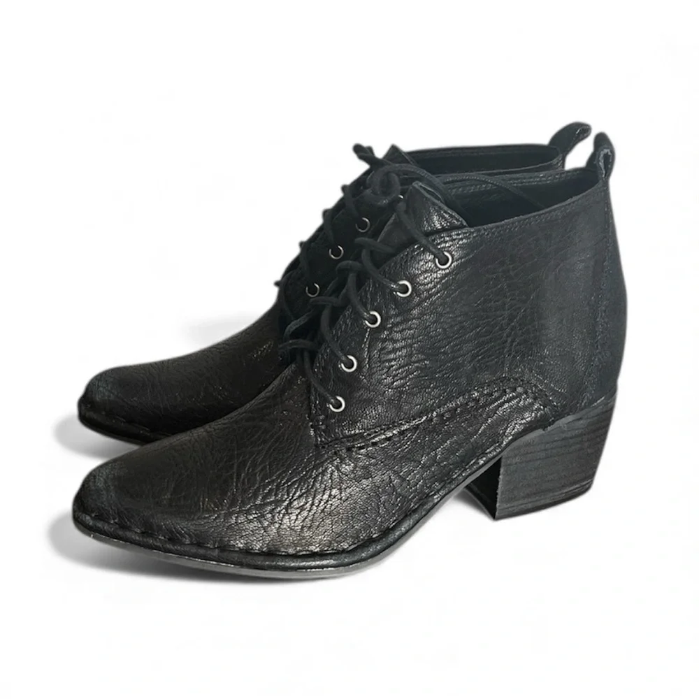 Fanylrobin + Free people  black leather lace up heeled ankle booties size 7